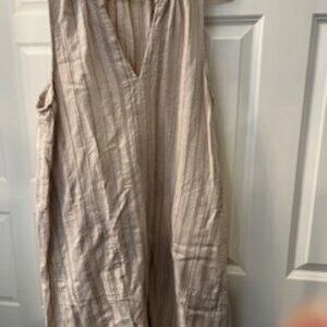 Splendid sleeveless v-neck dress